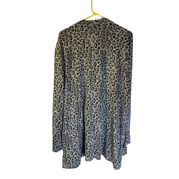Chico's Women's Leopard Print Cardigan Sz 20 22 Gray Tunic Lightweight Pockets - Picture 2 of 7